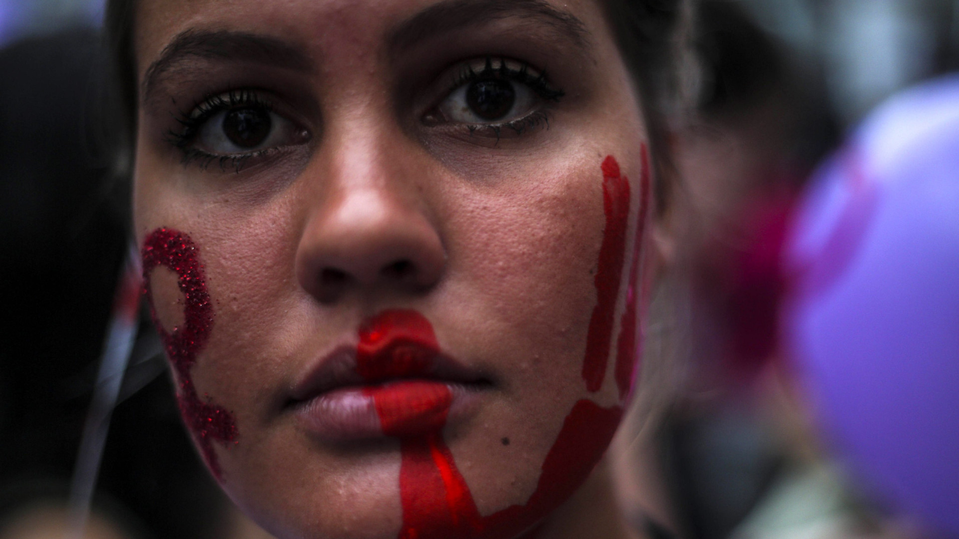 Brasil regista quatro feminicídios e 196 mulheres violadas por dia em 2024