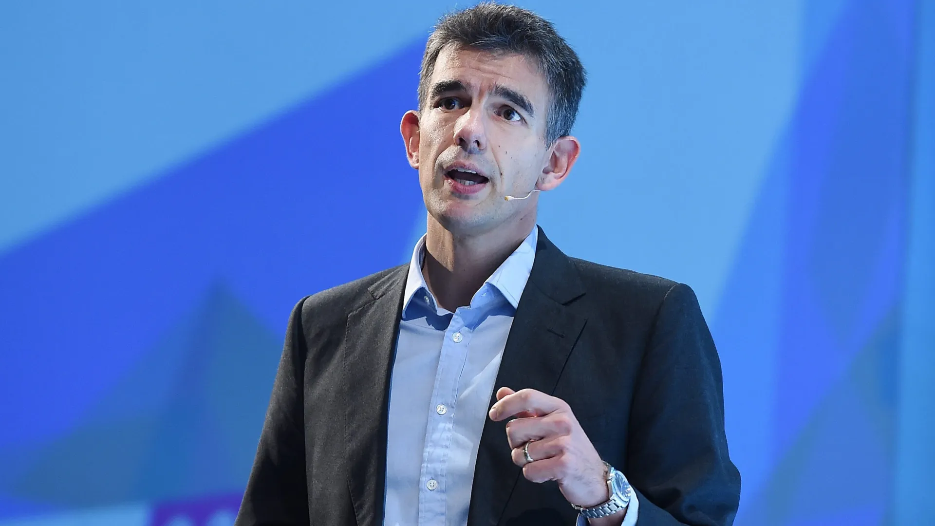 
                    Antigo dirigente da Google nomeado diretor-geral da BBC
                