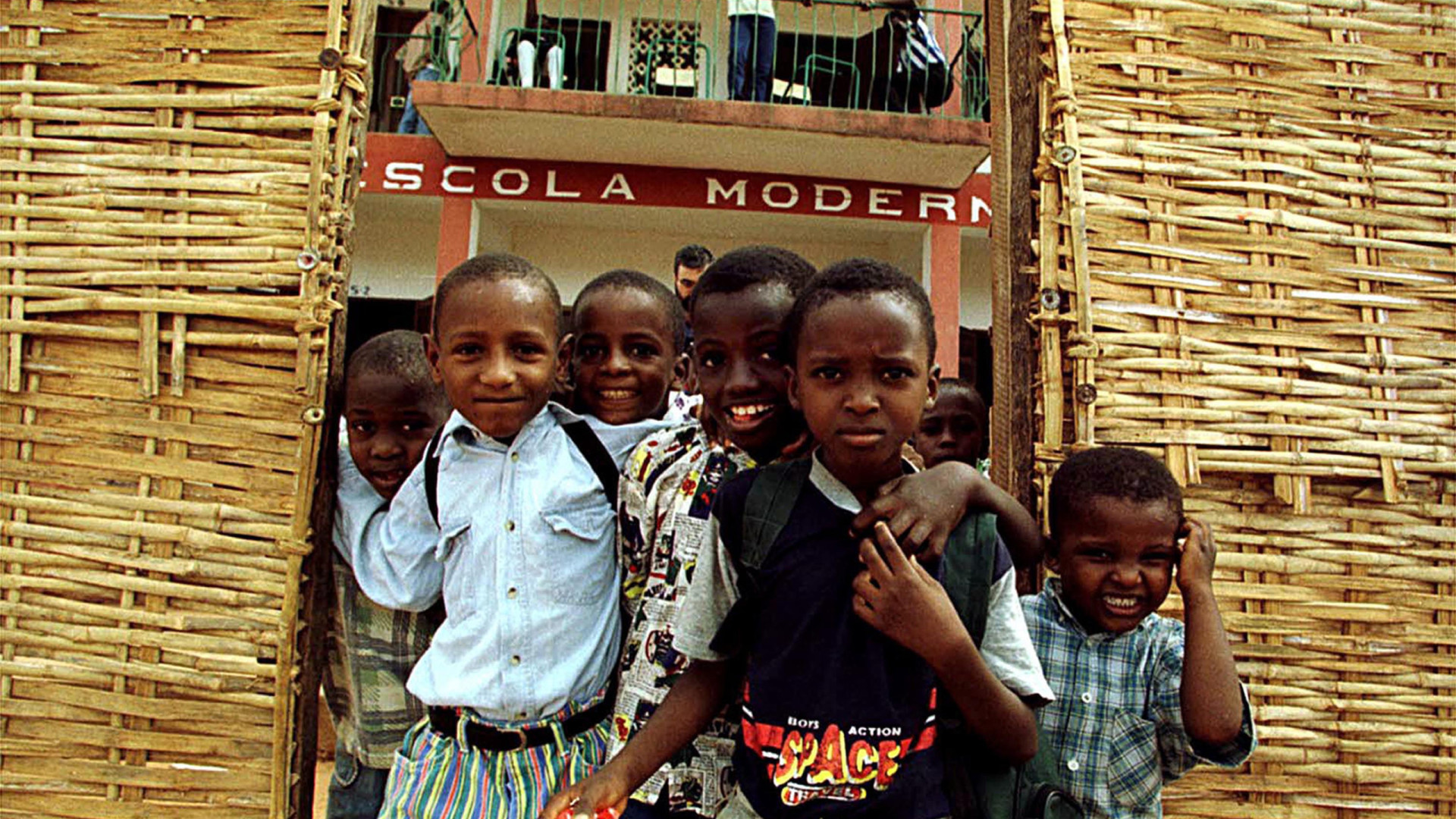 Escolas da Guiné-Bissau recebem primeiros manuais escolares