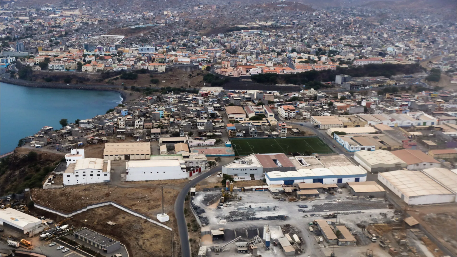 
                    Brasil e Cabo Verde assinam seis acordos e reforçam papel de plataforma
                