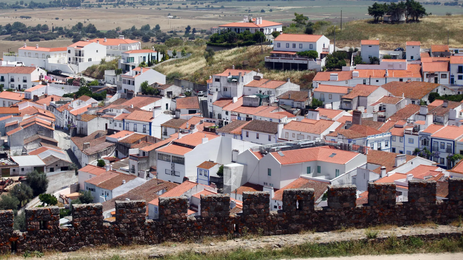 
                    Dono de ourivesaria em Arraiolos morre em assalto. Suspeitos em fuga
                