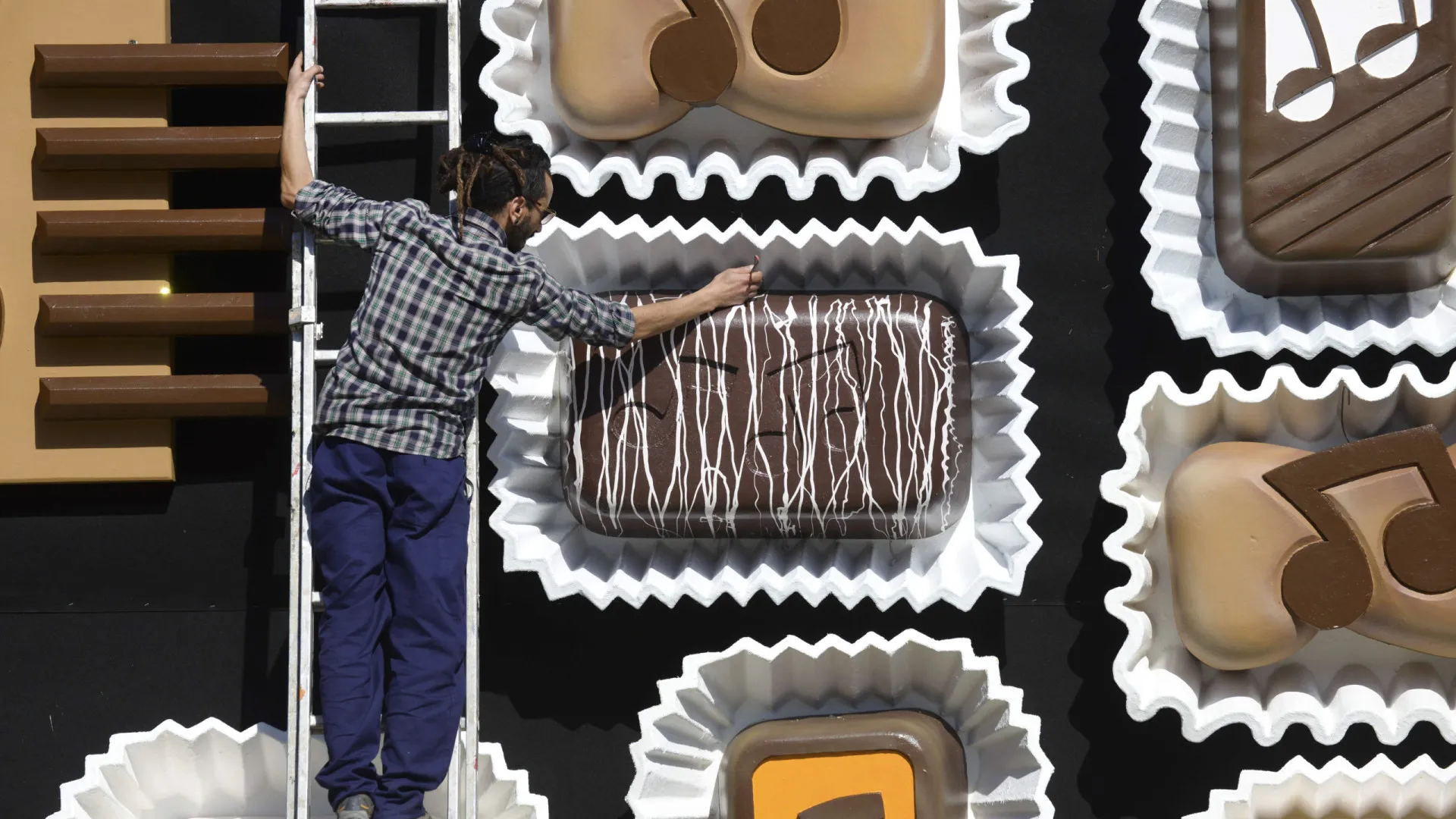 
                    Ventos fortes adiam abertura do Festival de Chocolate de Óbidos
                