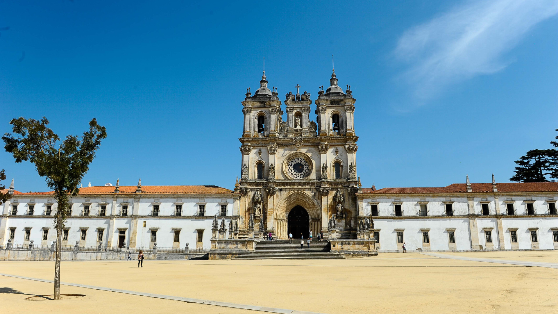 Obras no Mosteiro de Alcobaça sobem de 6,5 para 8,9 milhões de euros