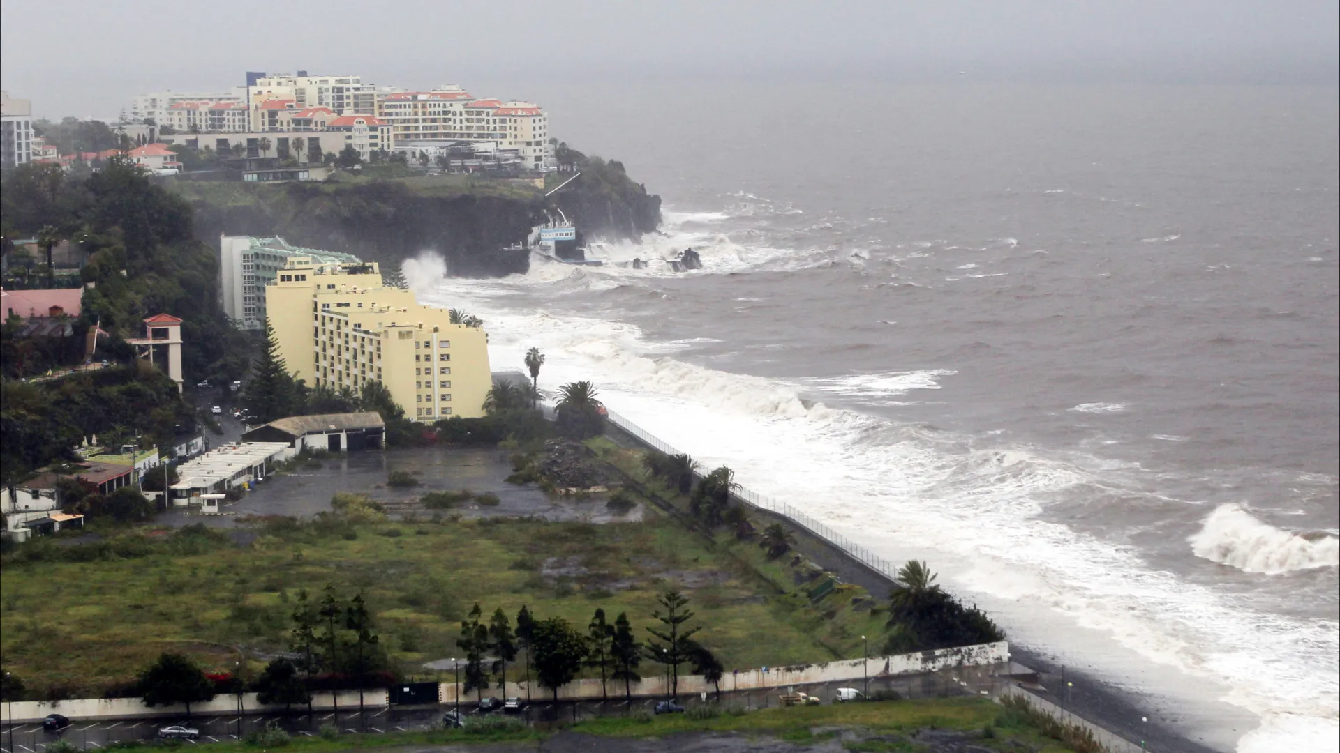 
                    Capitania do Funchal prolonga aviso de agitação marítima até 2.ª-feira
                