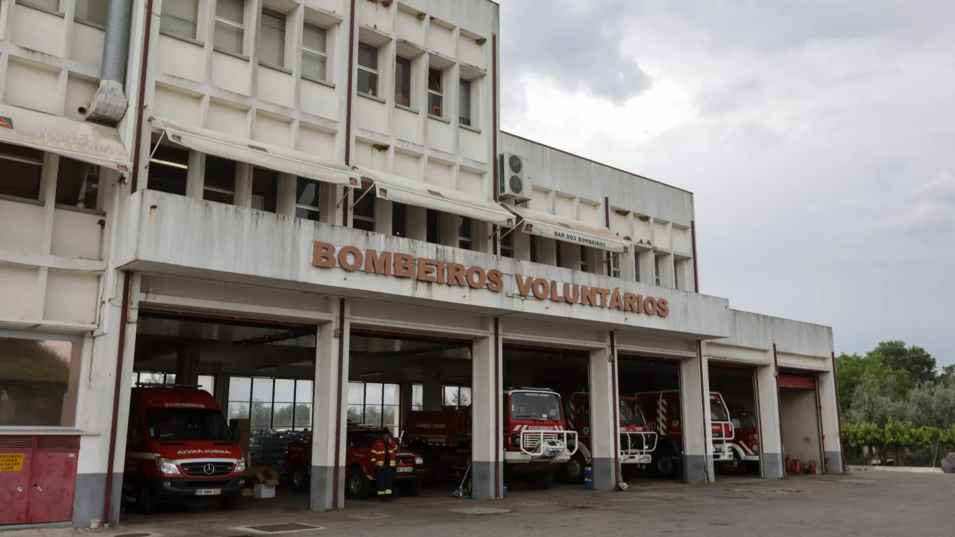 
                    Bombeiros de Pedrógão Grande vão ocupar pavilhão em zona industrial
                