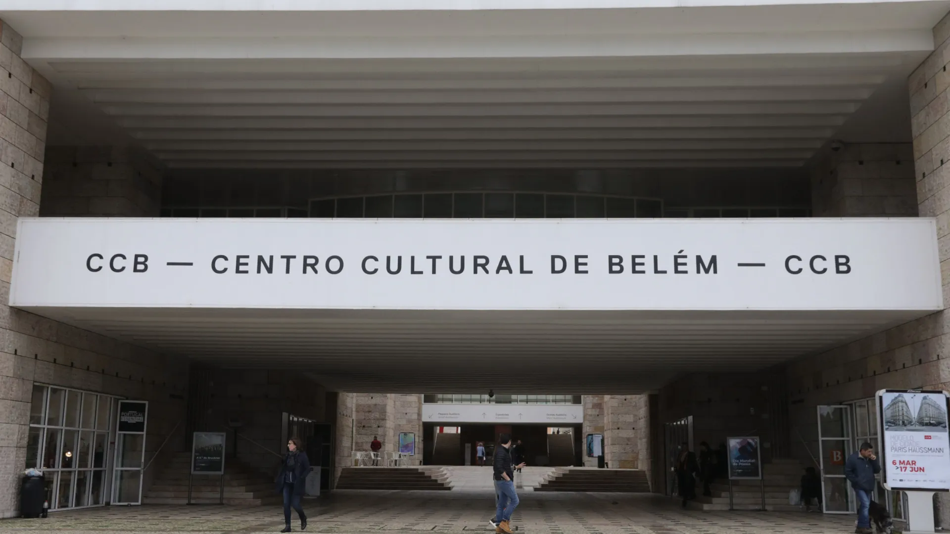 
                    Governo dá 500 mil euros ao CCB e regulariza coleção Ellipse
                