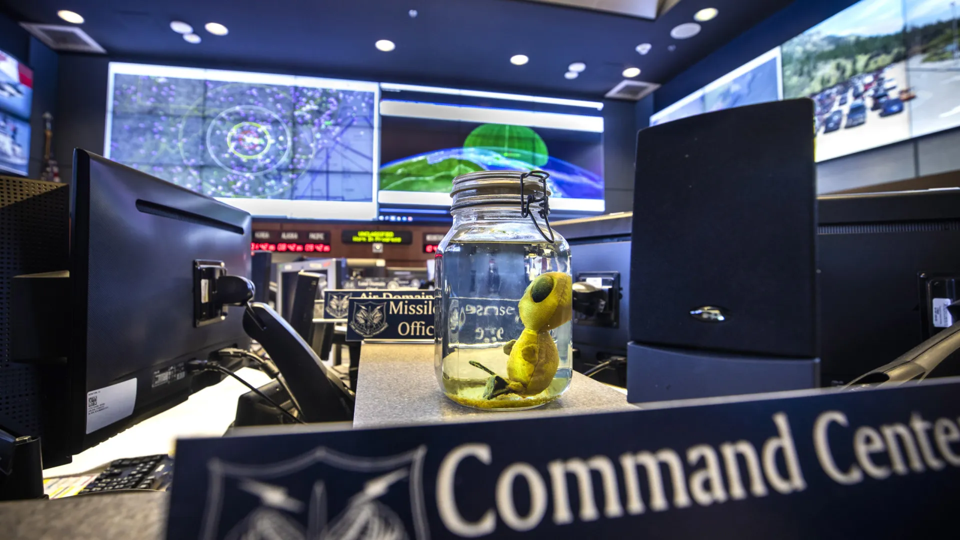 
                    Força aérea dos EUA interceta cinco aeronaves russas perto do Alasca
                