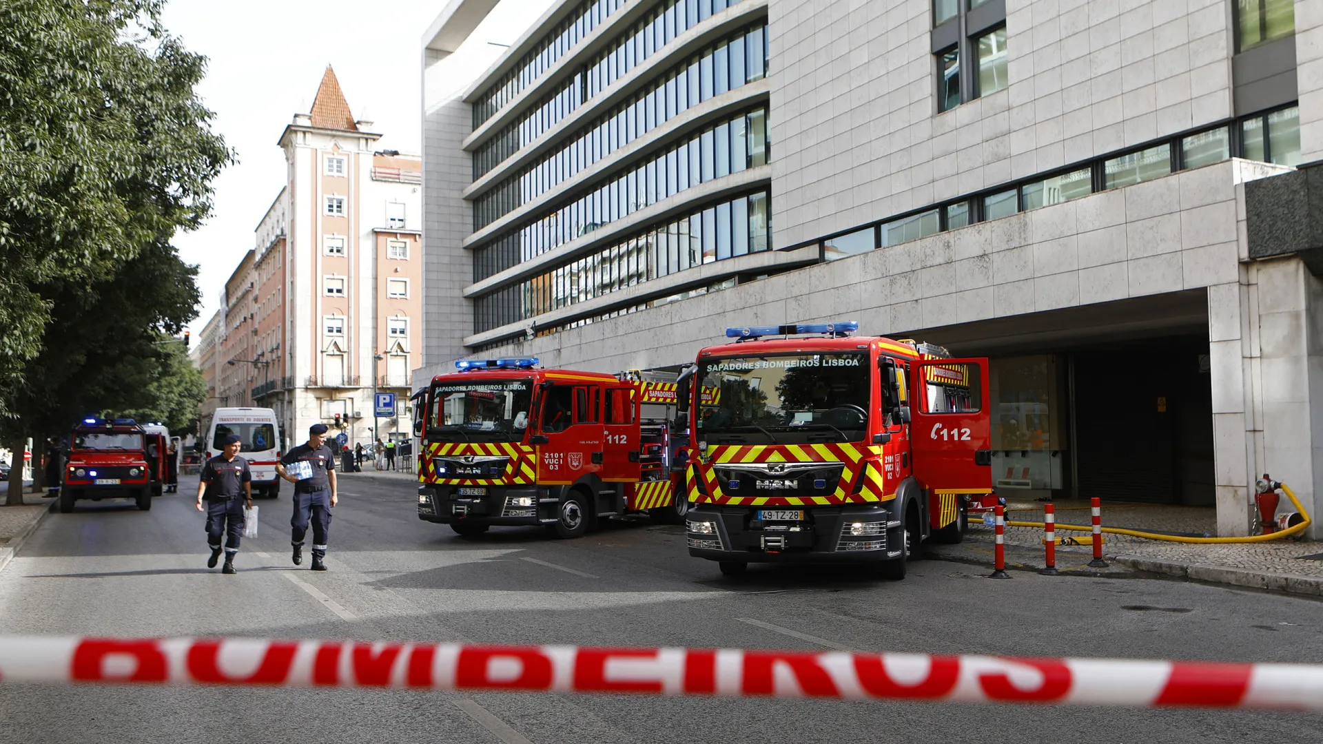 
                    Desfibrilhadores dos Sapadores de Lisboa têm componentes fora de validade
                