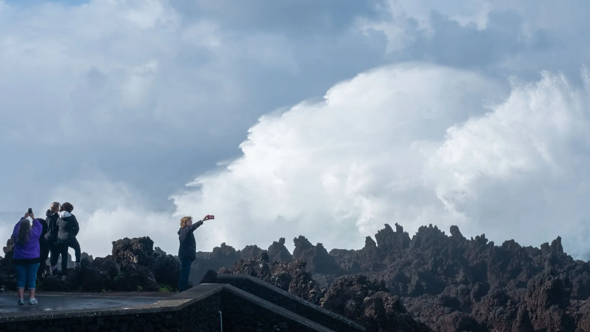 
                    Açores enfrentam agitação marítima, chuva e ventos fortes
                