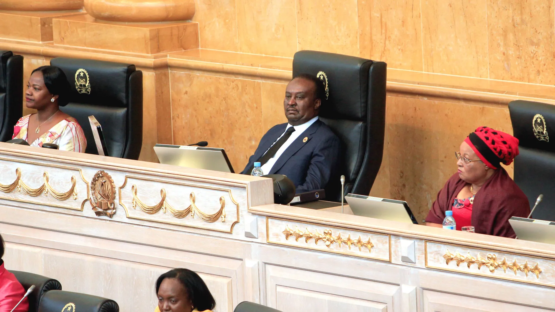 
                    Angola decreta luto nacional pela morte de Fernando Dias dos Santos
                