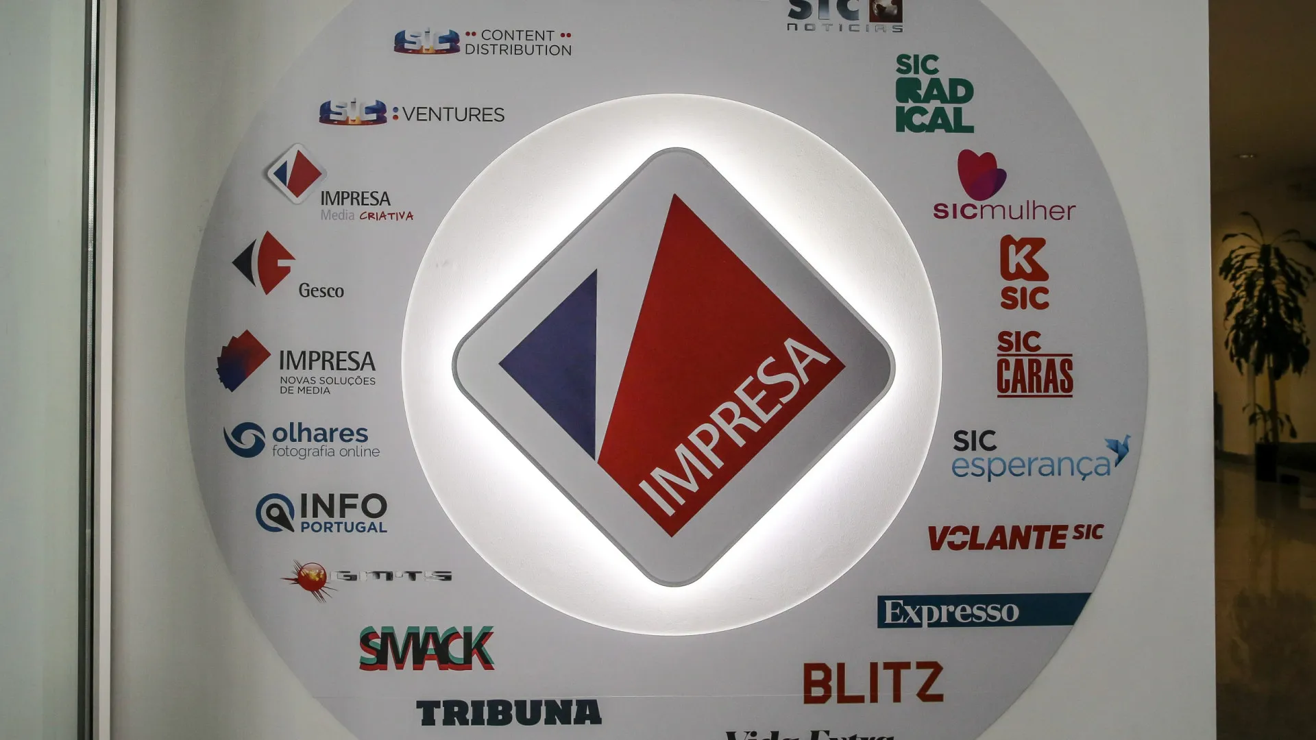 
                    Regulador dispensa italianos da MFE de lançar OPA sobre a Impresa
                