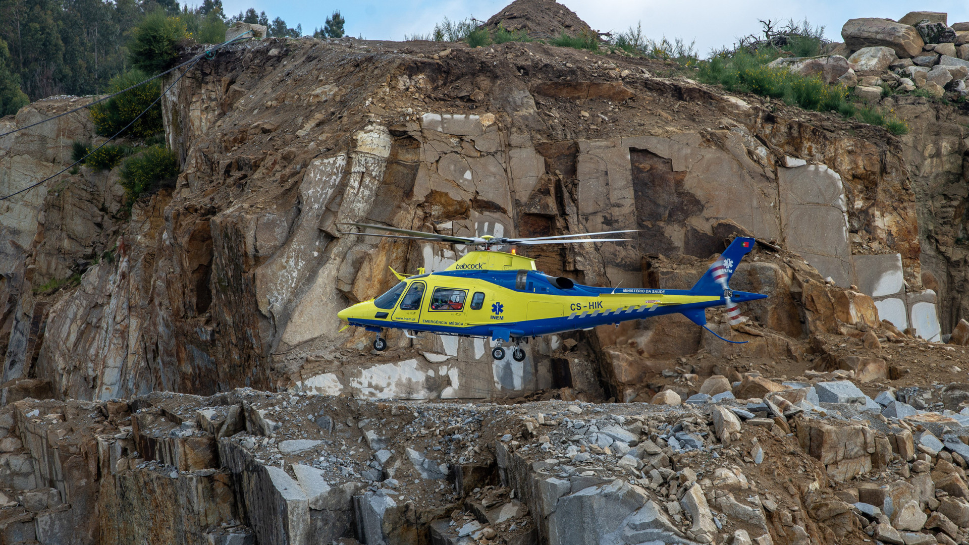 Empresa Avincis que operou helicópteros do INEM suspende transporte aéreo