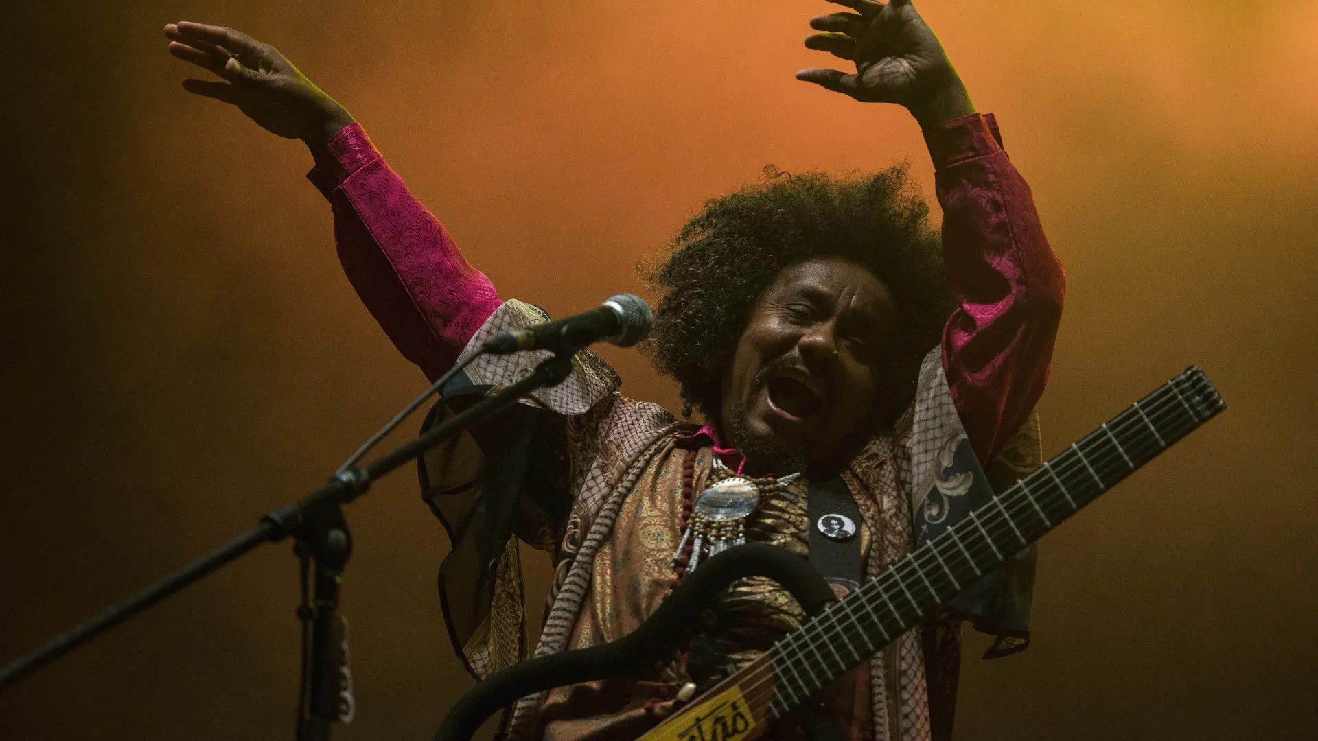 
                    Chico César celebra 30 anos de 