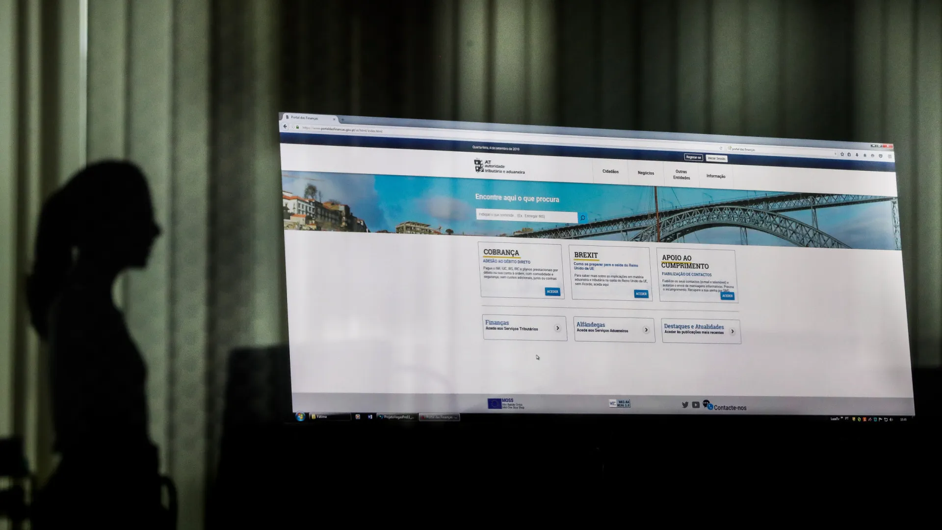 
                    Finanças vão gastar 14 milhões em duplo fator de autenticação do portal
                