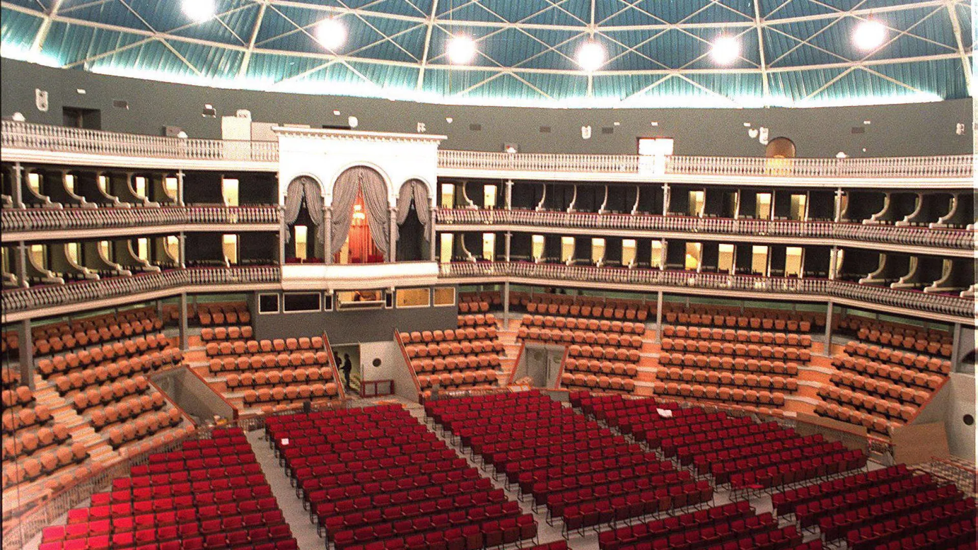 Edmázia Mayembe estreia-se em Portugal no Coliseu dos Recreios