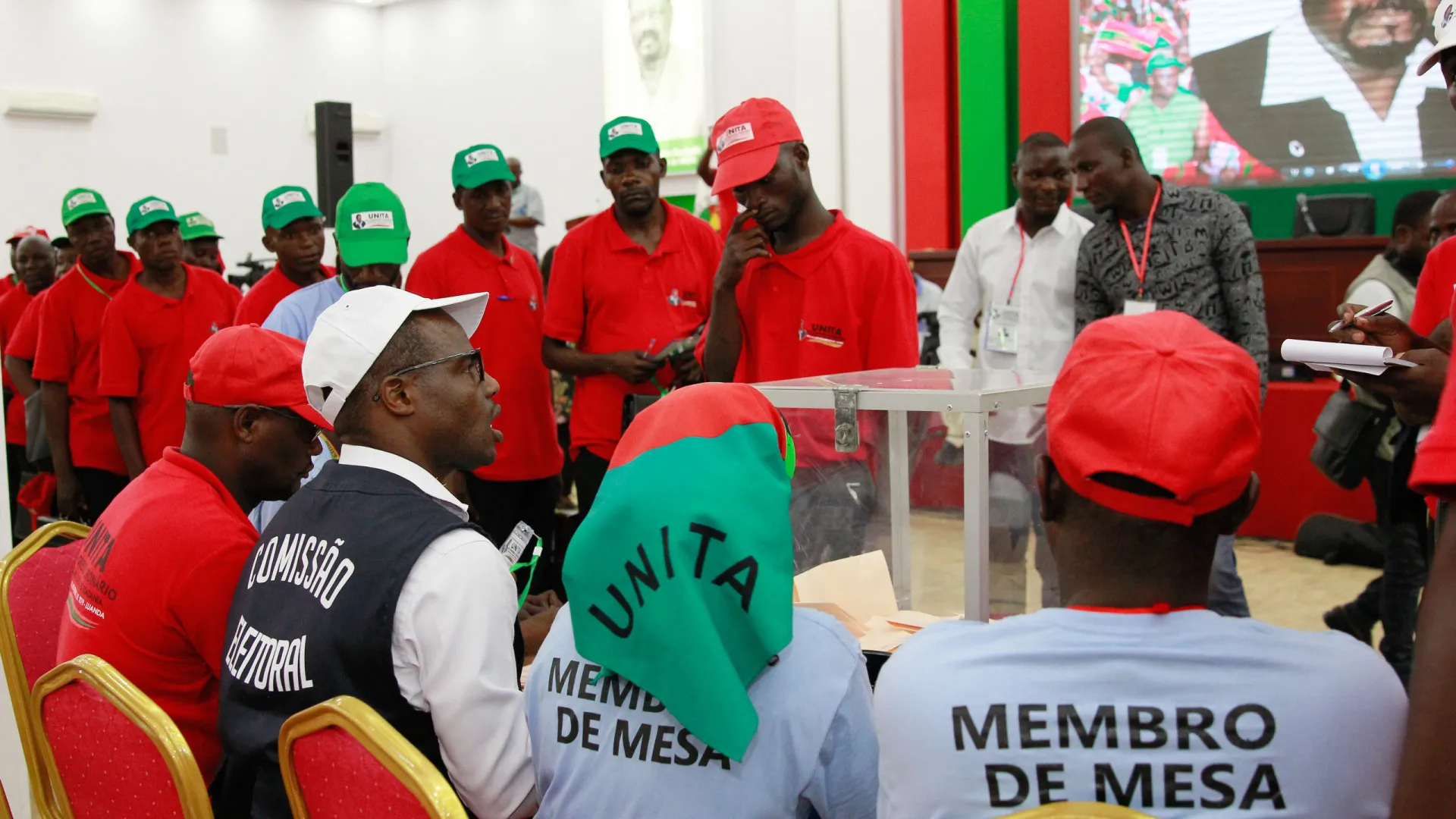 
                    UNITA inicia hoje congresso para escolher novo presidente
                