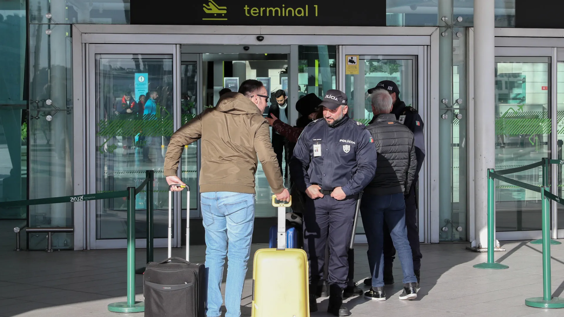 
                    Quase 50 elementos da Frontex reforçam aeroportos portugueses em 2026
                