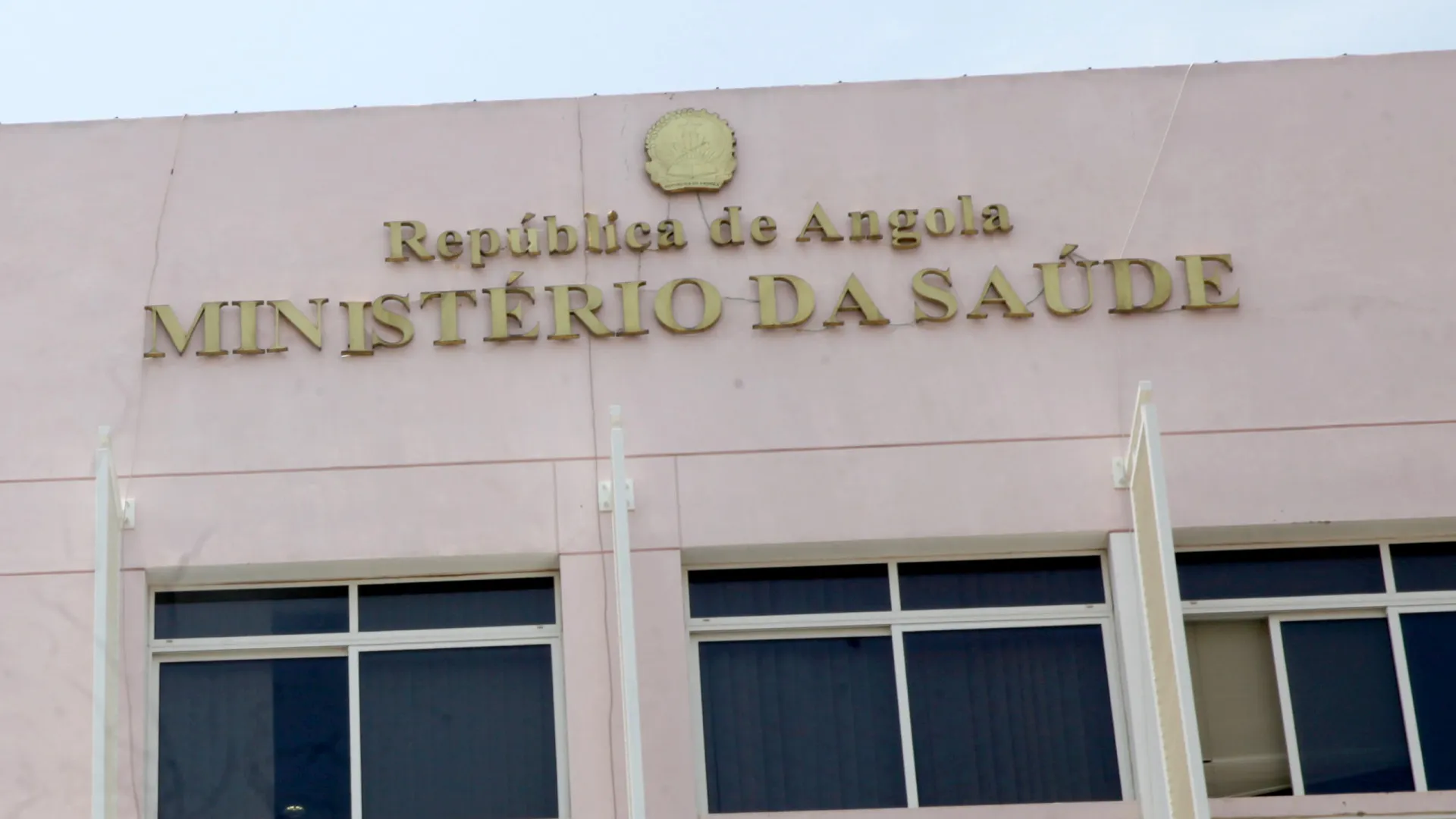 
                    Angola e Huawei assinam acordo para modernizar sistema de saúde
                