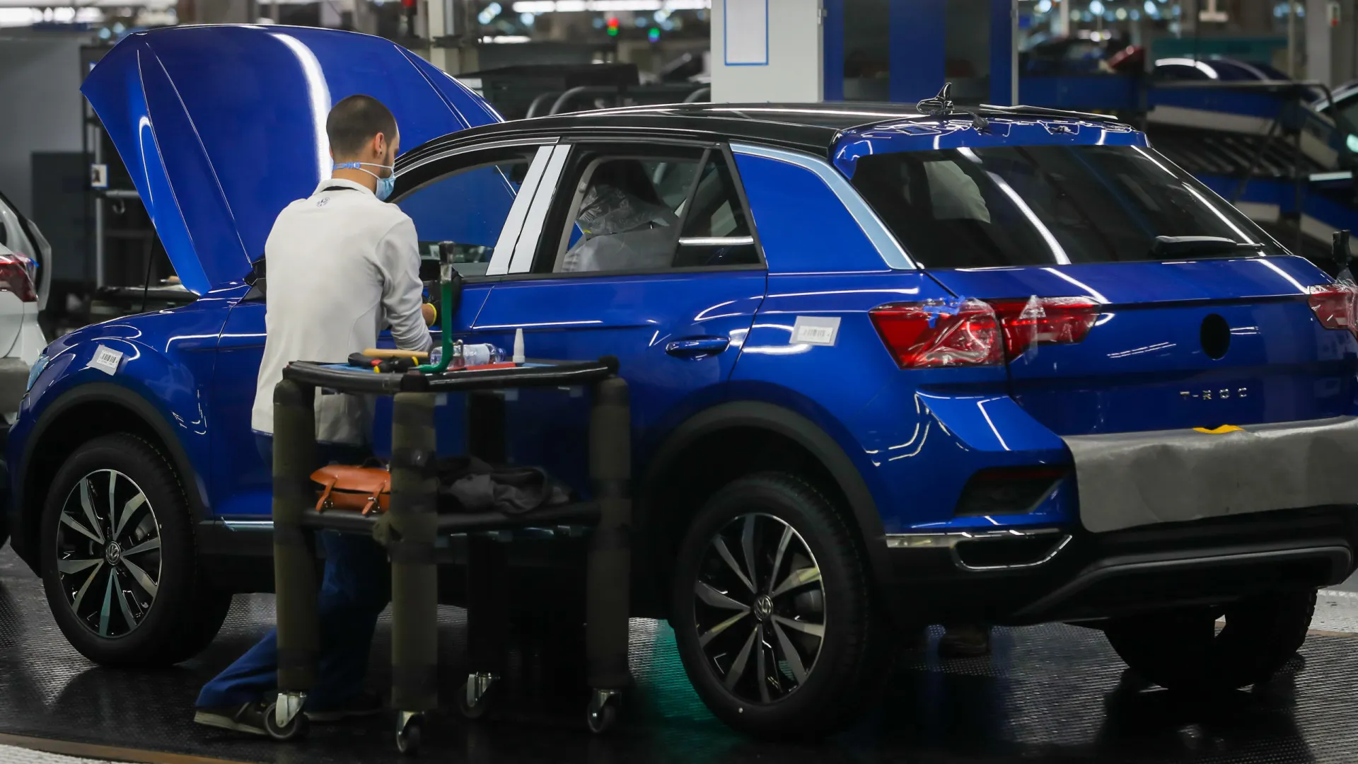 
                    Autoeuropa terá aumento salarial mínimo de 100 euros em 2026
                