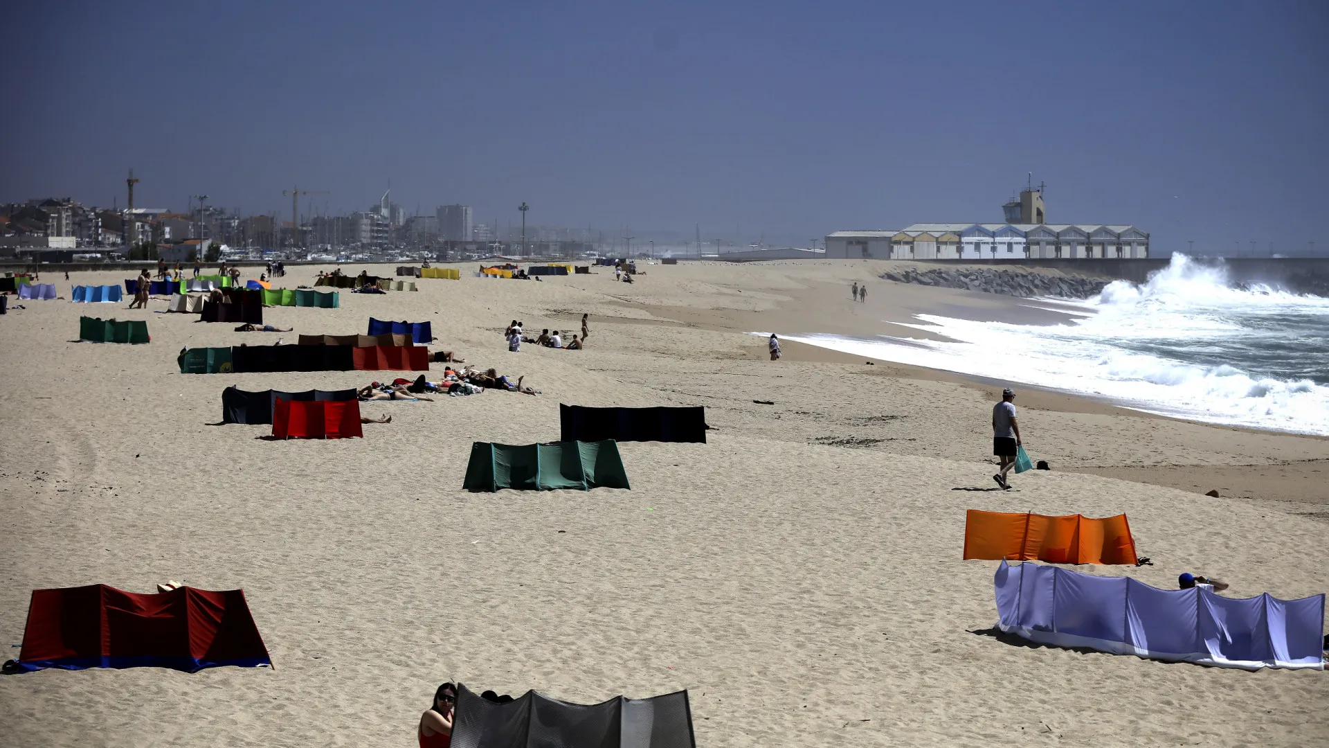 
                    Levantado desaconselhamento de ida a banhos nas praias da Póvoa de Varzim
                