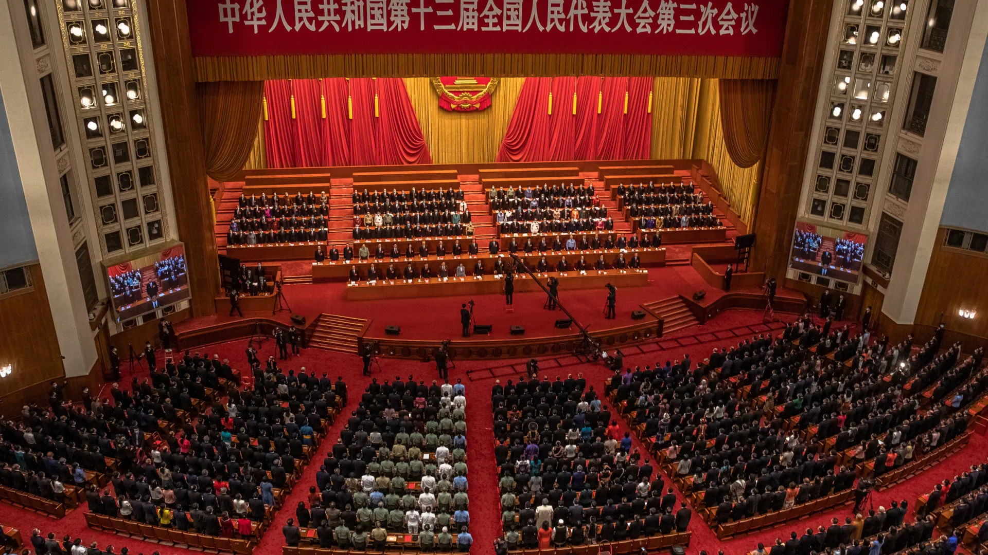 
                    China expulsa 3 generais do órgão legislativo em campanha anticorrupção
                