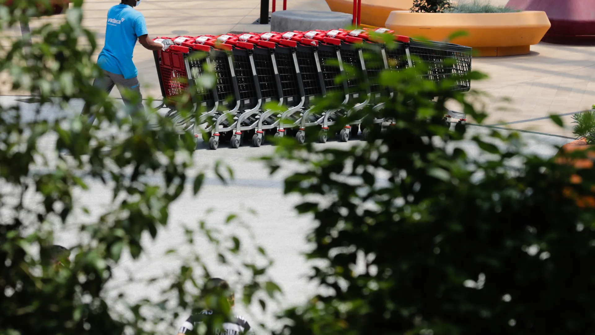 
                    Sindicato estima adesão entre 10% e 20% na greve na distribuição
                