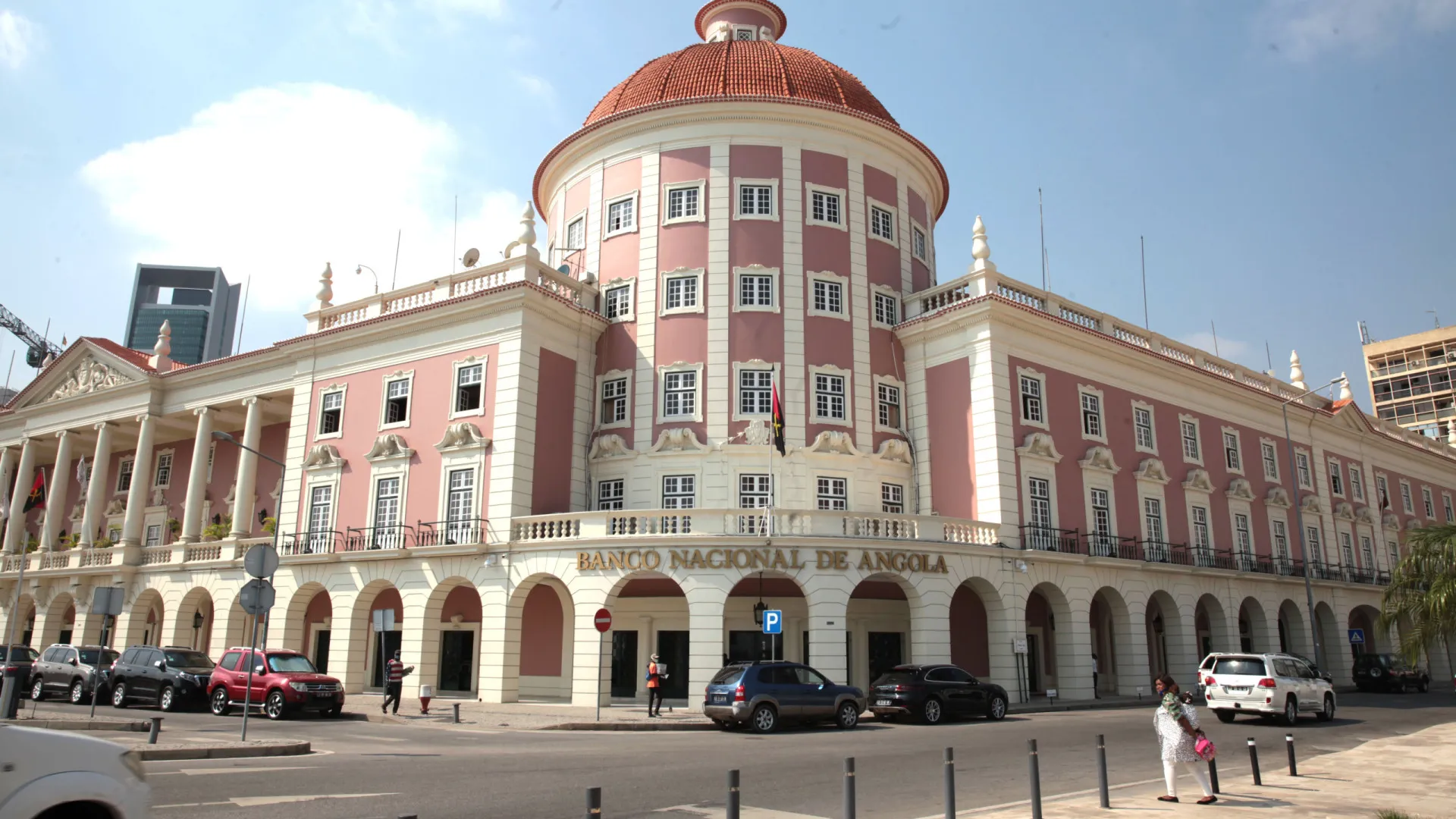 
                    Angola. BNA cria novas regras para contas interbancárias (eis o que muda)
                