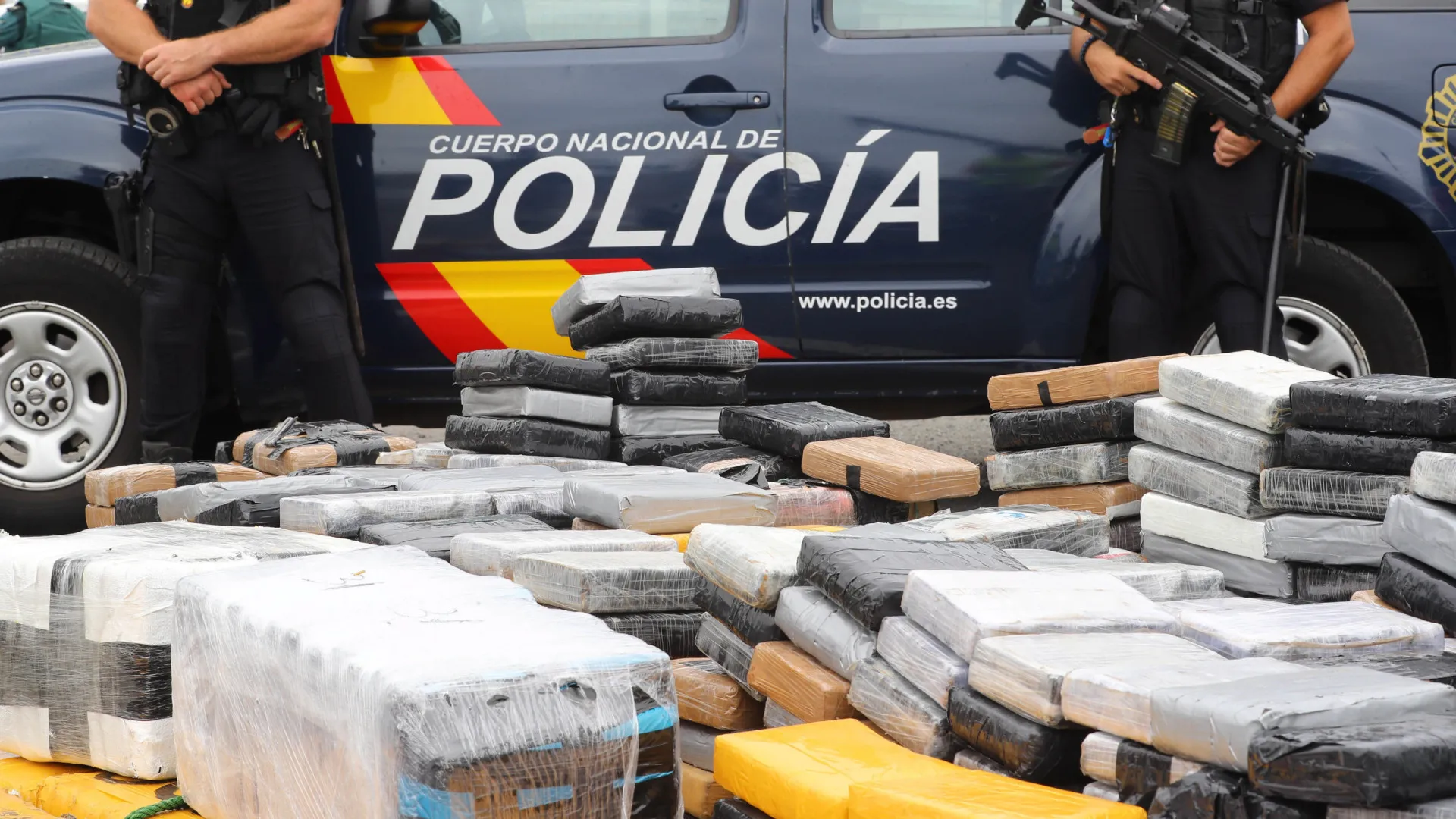 Apreendidas 6,5 toneladas de cocaína em navio mercante nas Canárias