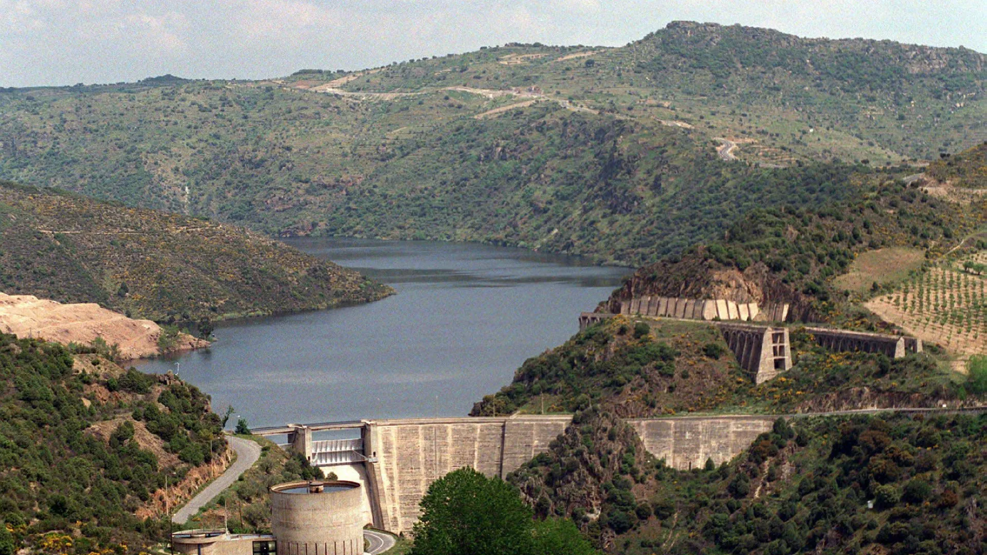 
                    Impostos por pagar? EDP promete 