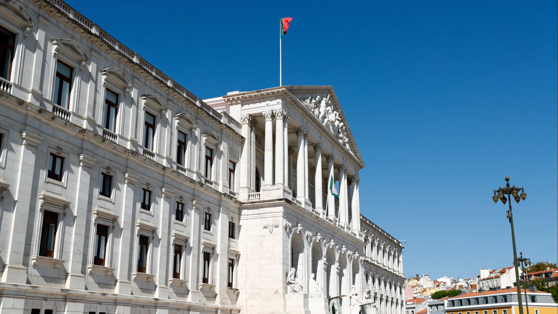 
                    Aprovados projetos do PSD, Chega e CDS sobre identidade de género
                