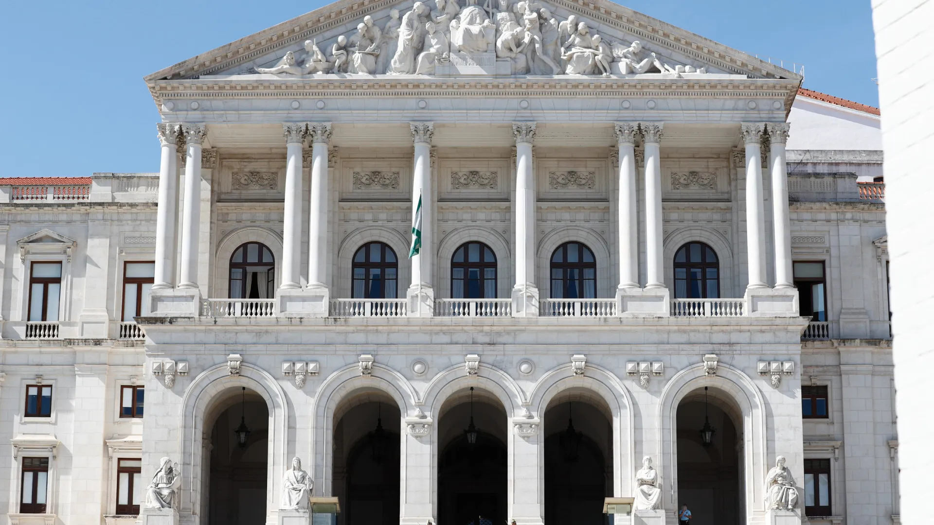 
                    Parlamento recomenda condenação do golpe de Estado na Guiné
                