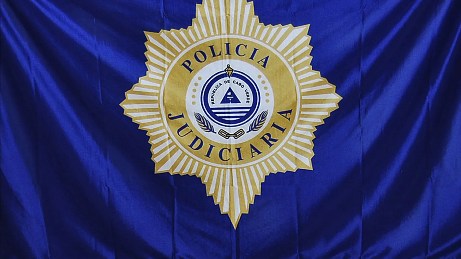 
                    Polícia cabo-verdiana detém suspeitos de burla em vistos para Portugal
                