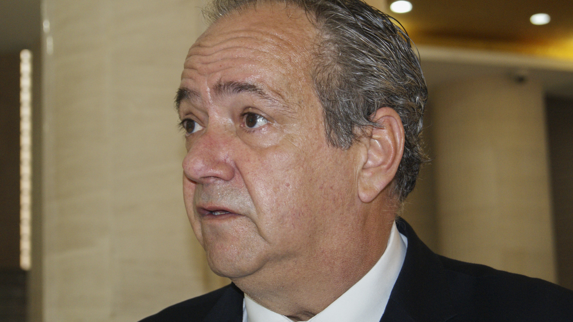 Embaixador de Portugal em Moçambique condecorado pela União Europeia
