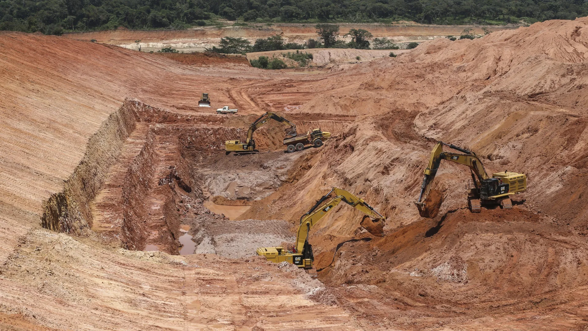 
                    Um em cada três projetos mineiros em Angola estão paralisados
                