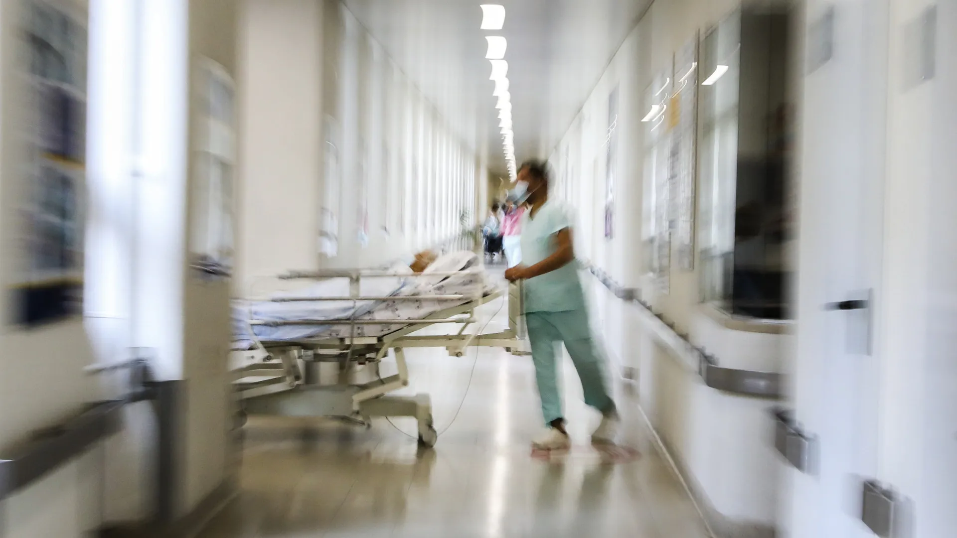 
                    Portugal regista subida de infeções respiratórias e excesso de mortalidade no Norte
                