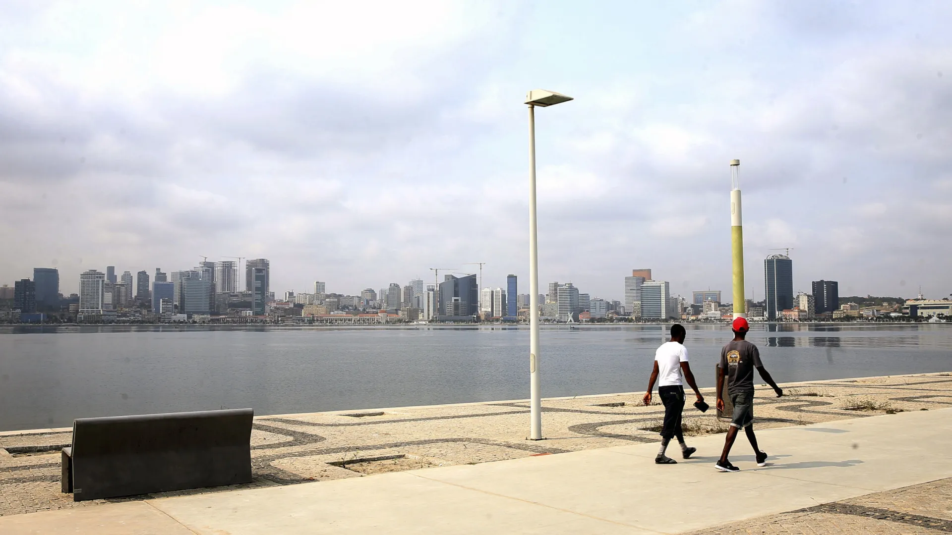
                    Angola lança projeto de 106 milhões para empregar mais de 37 mil jovens
                