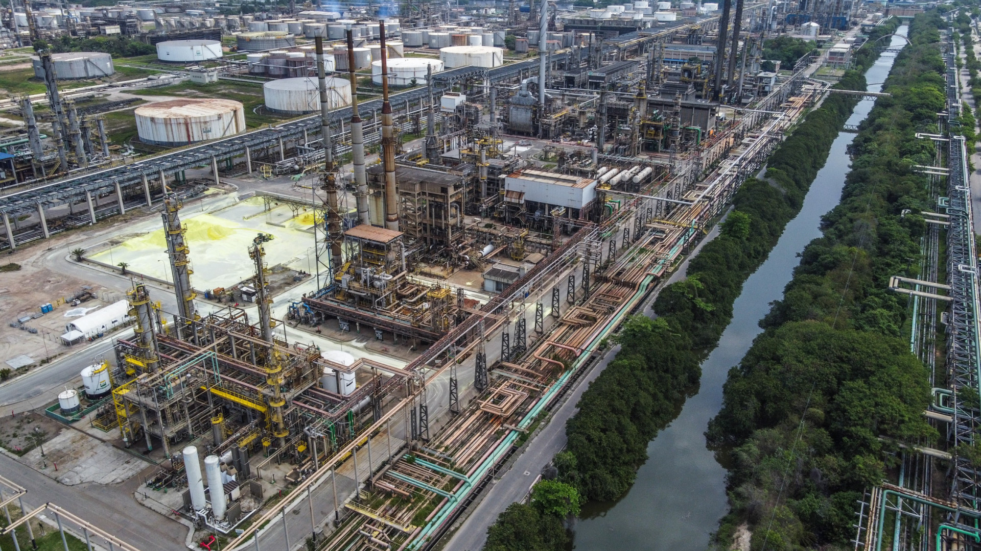 Sindicato alerta para ataques terroristas nas refinarias do Brasil