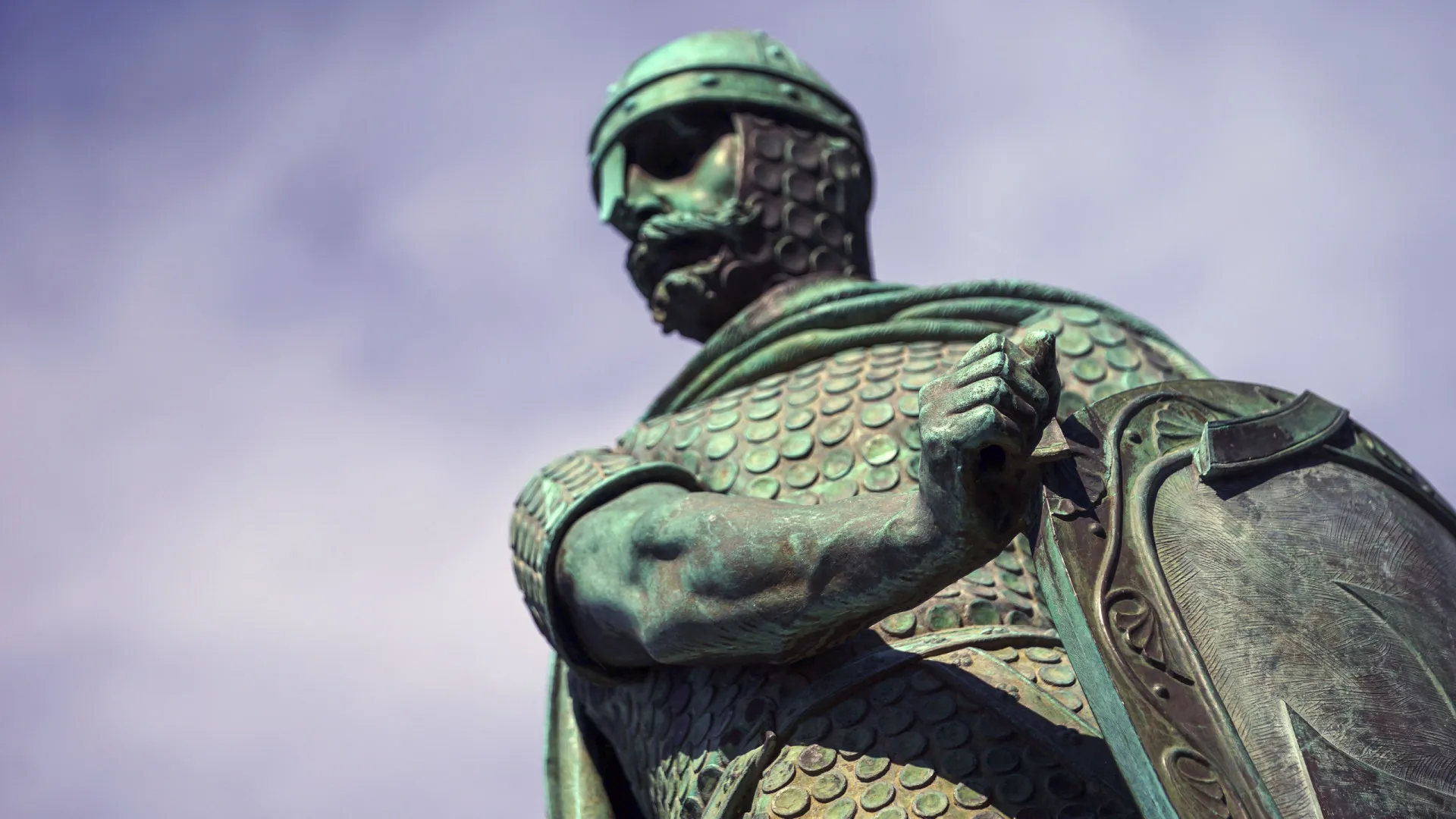 
                    Espada da estátua de D. Afonso Henriques retirada após desaparecer peça
                