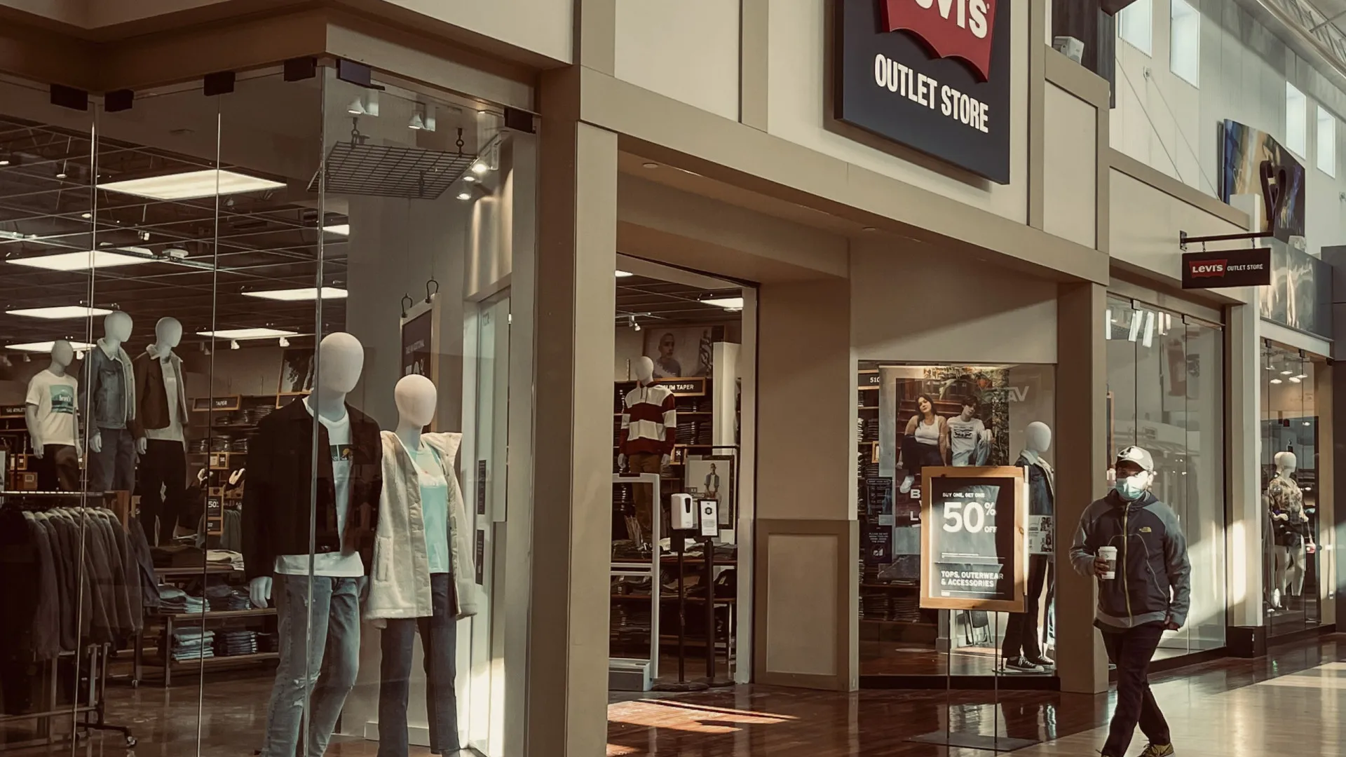 
                    Lucro da Levi Strauss sobe 30,2% no 1.º trimestre fiscal para 152 milhões
                