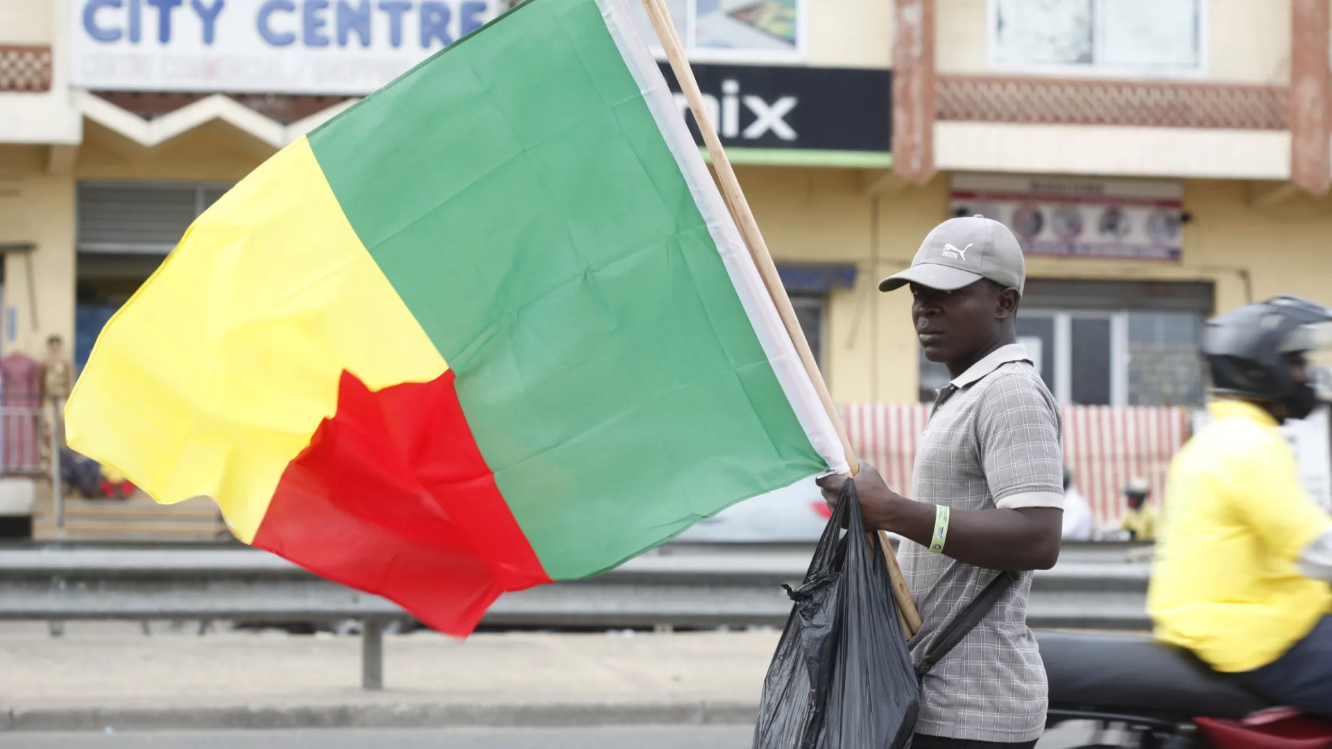 
                    Abortada tentativa de golpe de Estado no Benim, diz ministro do Interior
                