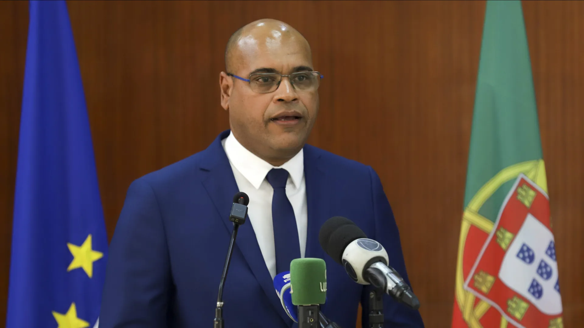 
                    Cabo Verde quer aumentar subsídios de doentes em Portugal
                