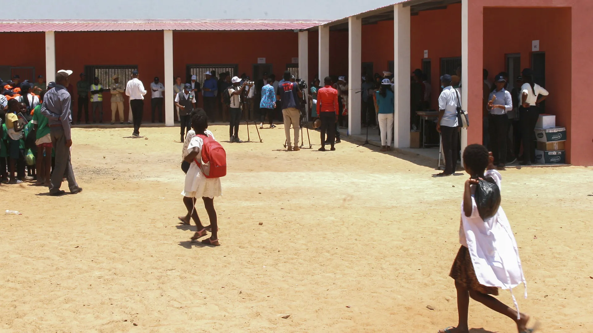 
                    Angola vai vacinar meninas até 12 anos contra o cancro do colo do útero  
                