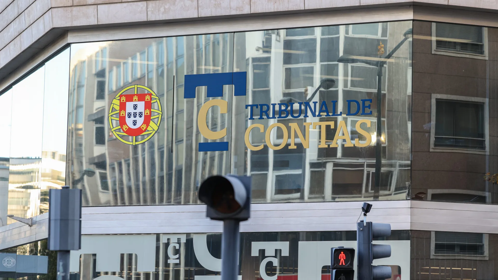 
                    Baixas por doença? Despesa sobe 57,3% e certificados apresentam falhas
                