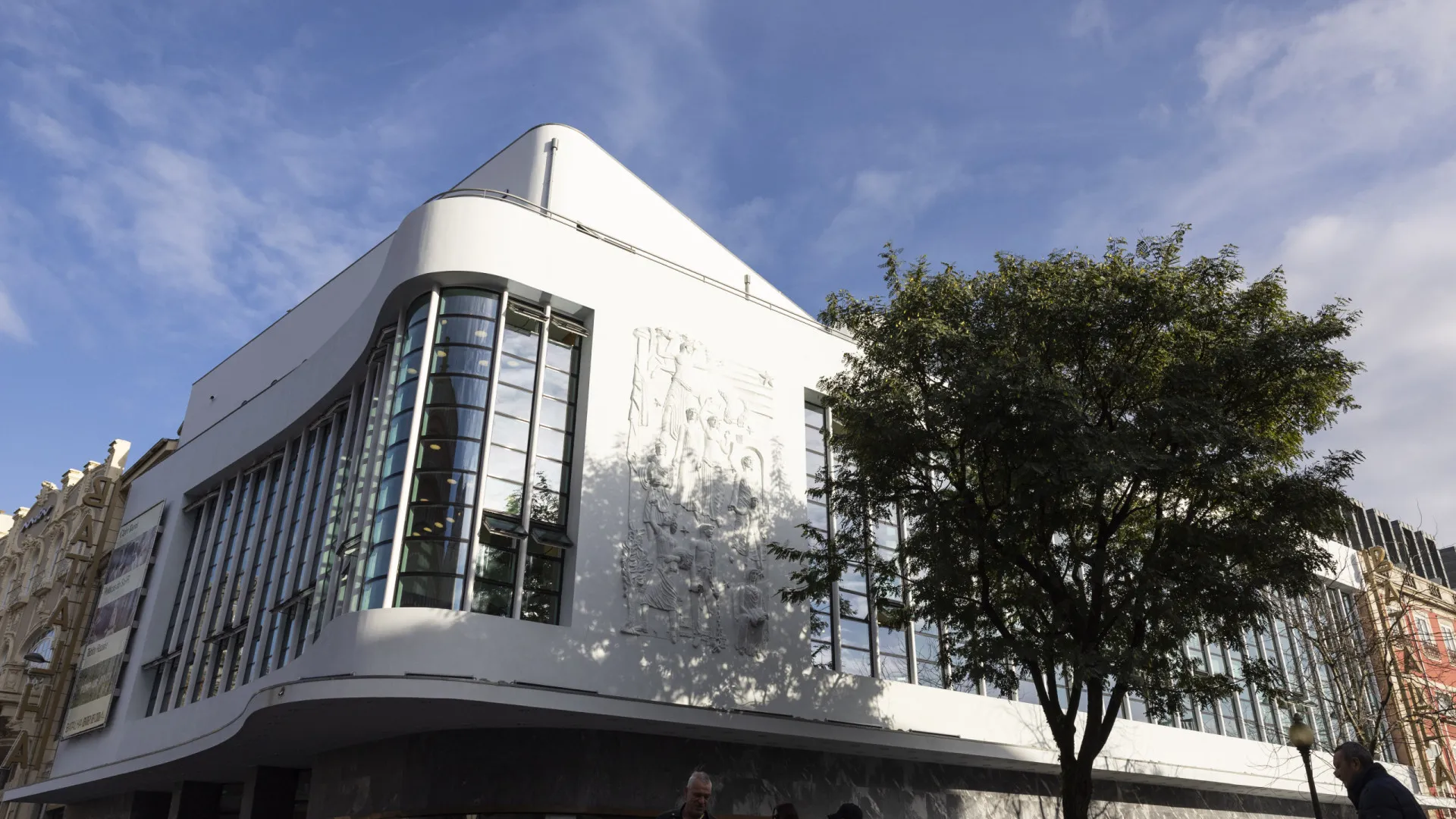 
                    Festival Porto/Post/Doc arranca no Batalha com 135 filmes na 12.ª edição
                