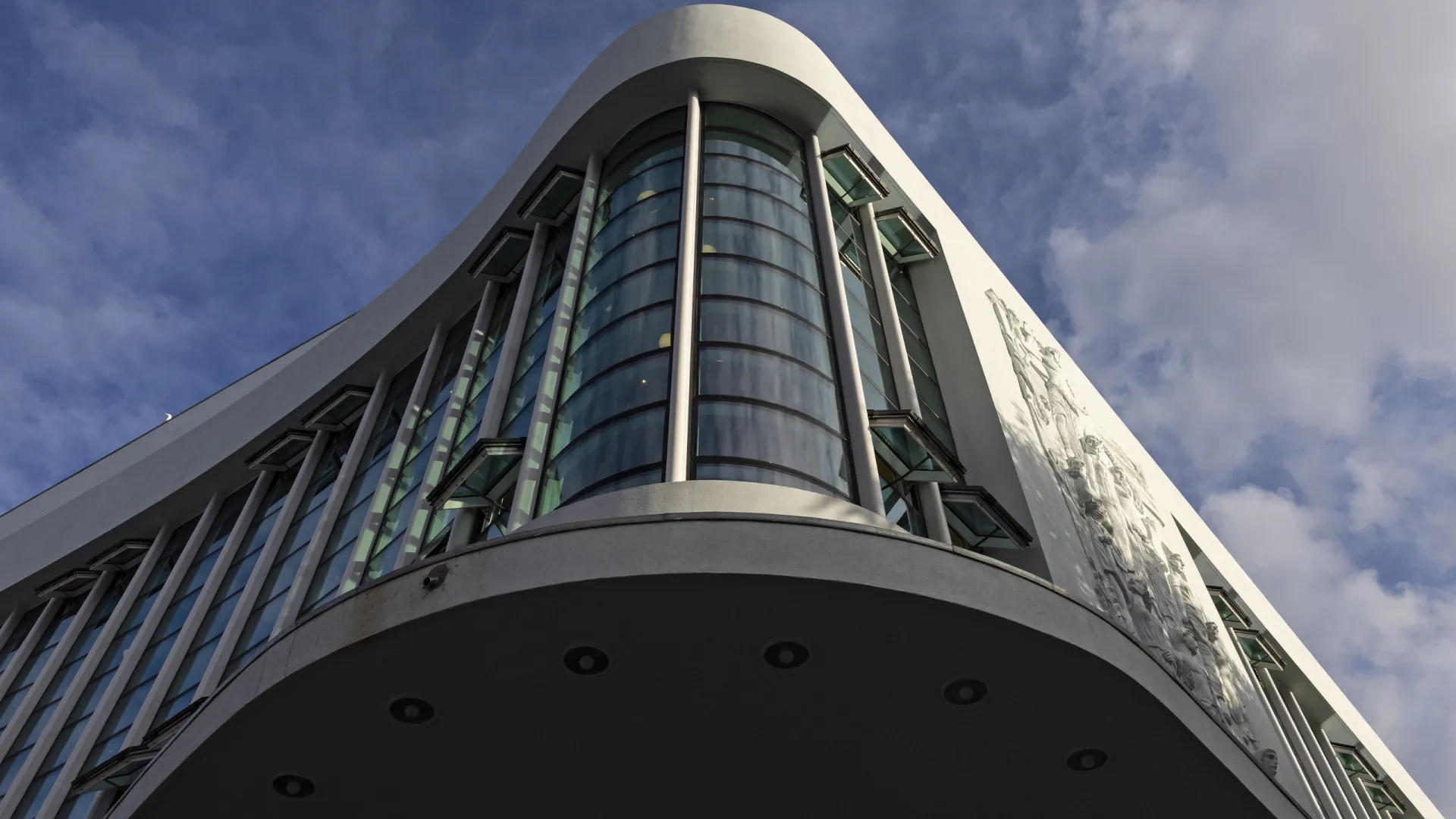 
                    Festival de cinema Porto Femme com 128 filmes e foco temático no trabalho
                