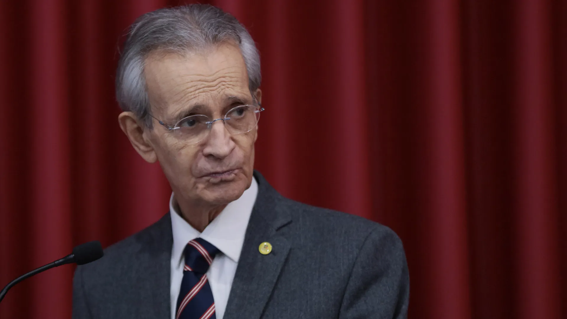 
                    Descida de casos de cancro em 2022? Liga avisa que números vão aumentar
                