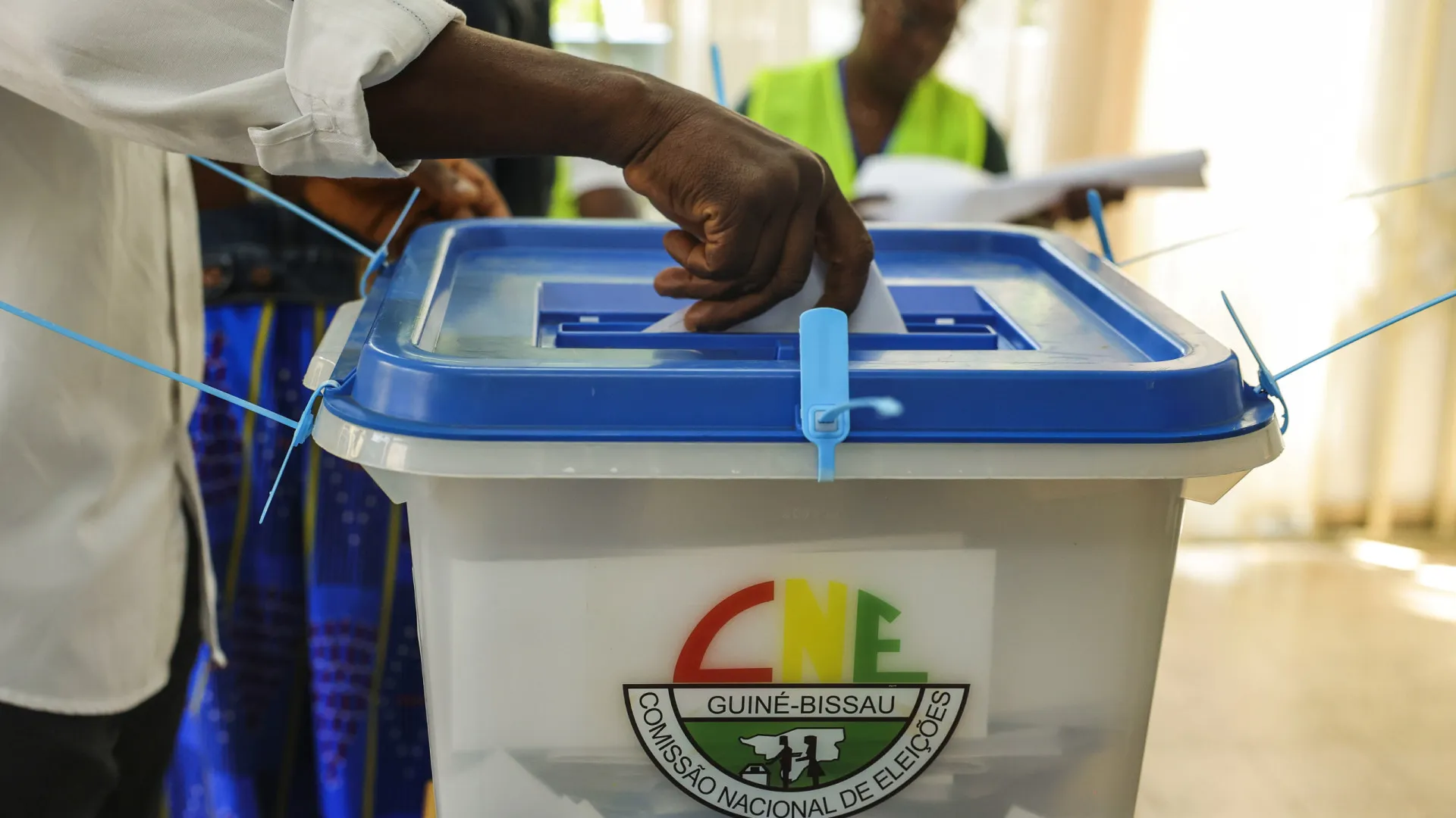 
                    Missão de 22 observadores da CPLP acompanha eleições na Guiné-Bissau
                