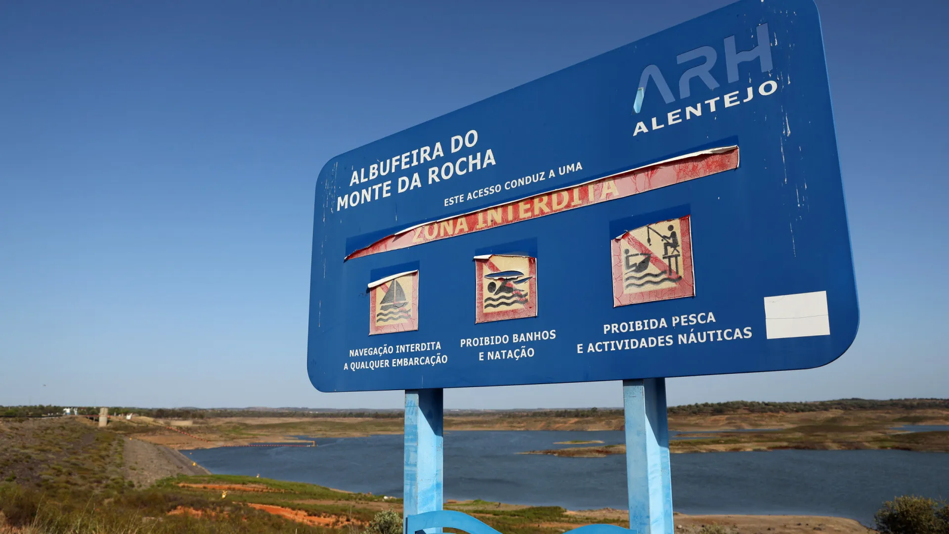 
                    Barragens alentejanas do Monte da Rocha e Santa Clara quase cheias
                