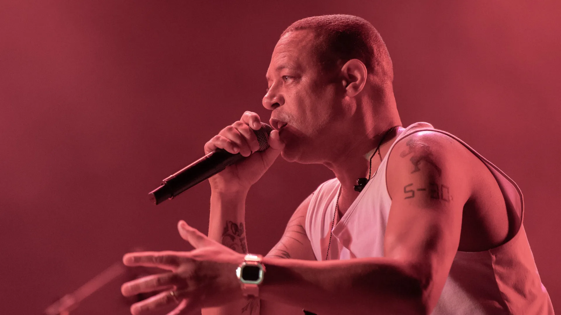 
                    Carlão, Salvador Sobral, Capicua e Clã 