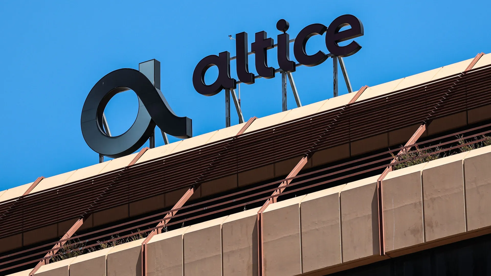 Perto de mil trabalhadores de saída até ao fim do ano da MEO/Altice